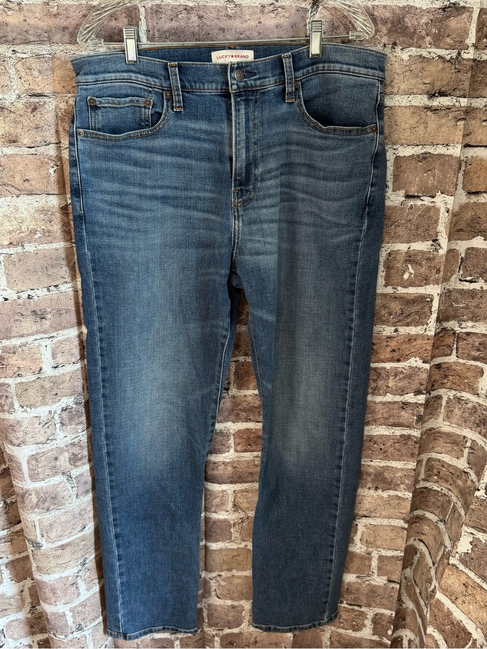Lucky Brand Men’s Jeans 34x32 Medium Wash Straight Leg Whiskered Denim